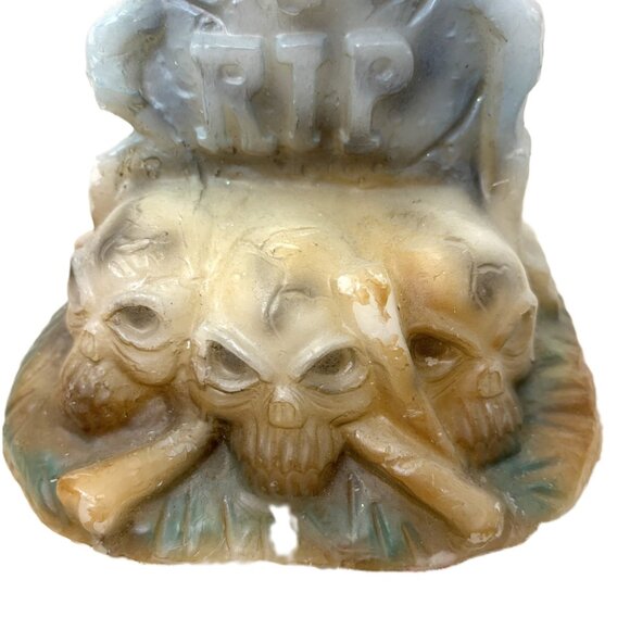 Halloween Vintage Gargoyle Sitting on Skulls  Candle NOS NWOT - Picture 4 of 10